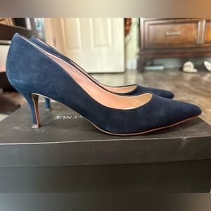 Navy suede-like pumps size 7.5 Saks Fifth Avenue brand